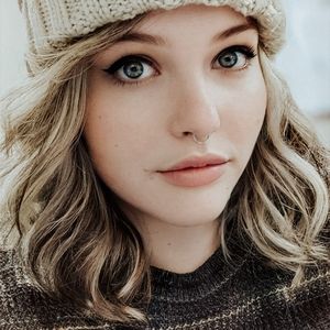 Meet your Posher, Sarah lynn